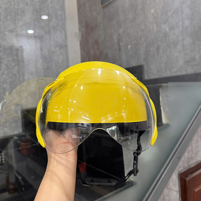 CT 61- NÓN BẢO HIỂM CÓ KÍNH VÀ THÔNG GIÓ