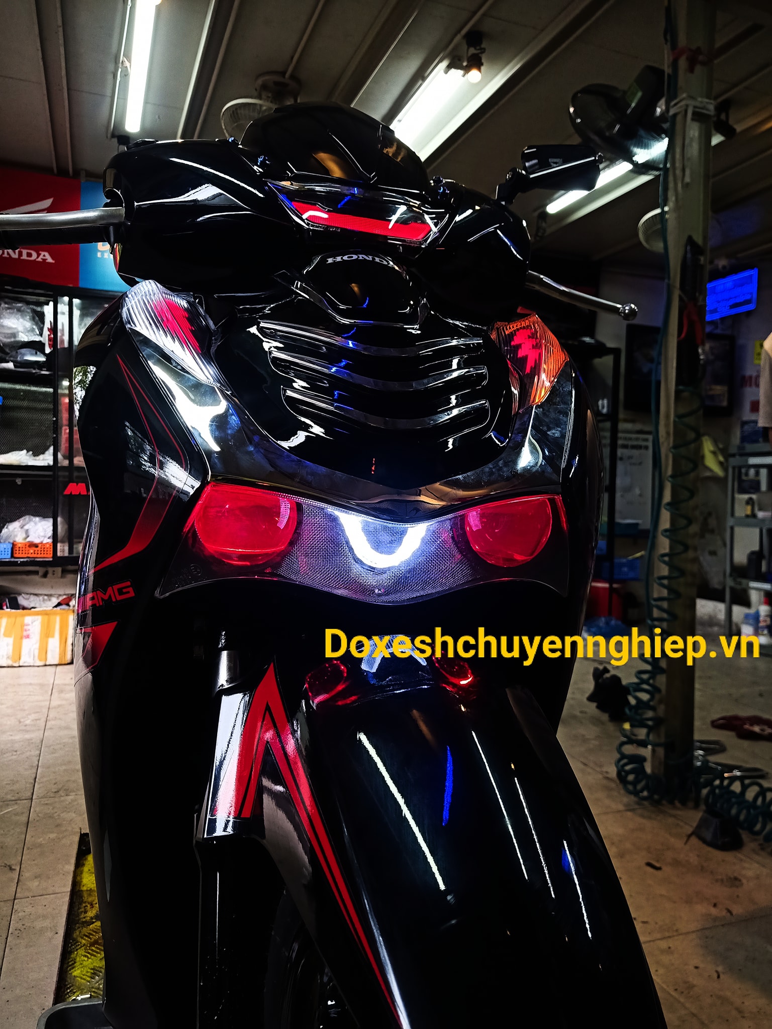 SH2020 độ đèn tại store Đồ chơi xe SH Việt Nam | Đồ chơi xe SH Sh2020 Độ Đèn Tại Store Đồ Chơi Xe Sh Việt Nam | Đồ Chơi Xe Sh