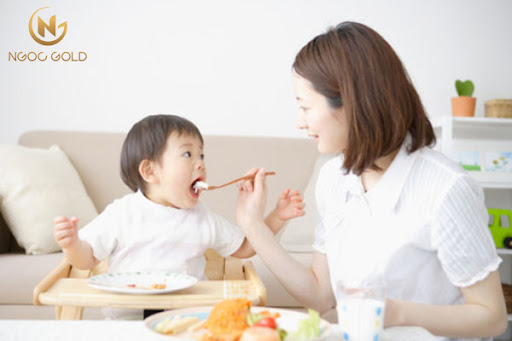 Bảng cân nặng của bé 0-5 tuổi chuẩn WHO Bảng cân nặng của bé 0-5 tuổi chuẩn WHO