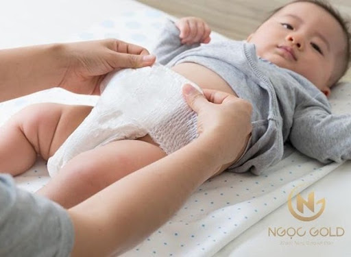 Có nên đóng bỉm cho bé mùa hè không? Có nên đóng bỉm cho bé mùa hè không?