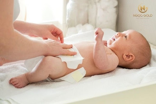 Nên thay bỉm cho bé khi nào? Nên thay bỉm cho bé khi nào?