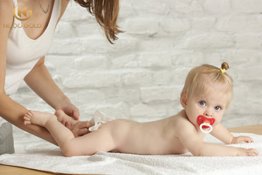 Dấu hiệu, nguyên nhân hăm tã ở bé gái và cách chữa nhanh nhất Dấu hiệu, nguyên nhân hăm tã ở bé gái và cách chữa nhanh nhất