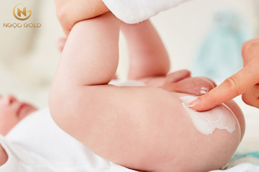 Bé bị hăm tã phải làm sao để trị dứt điểm? Bé bị hăm tã phải làm sao để trị dứt điểm?