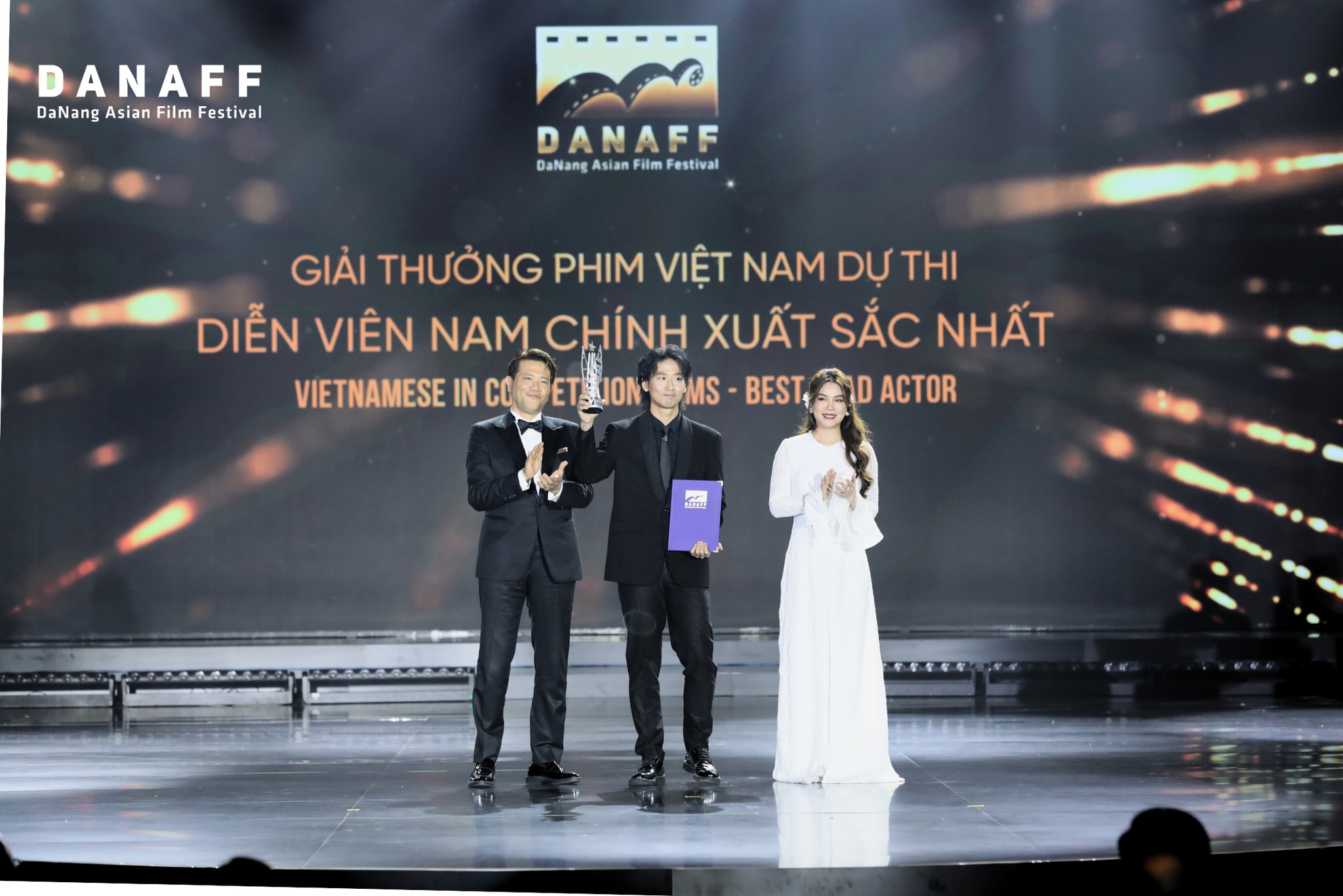 Cúp Độc Quyền “thổi hồn Việt” vào chiếc cúp danh giá của Liên hoan phim châu Á Đà Nẵng lần 3