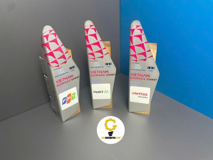 cup-go-ket-hop-kim-loai