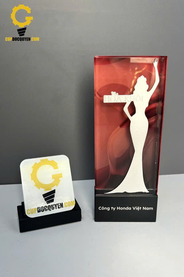 cup-hoa-hau-sang-trong