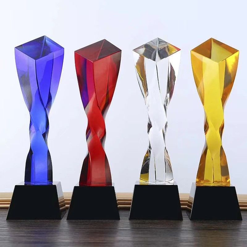 cup-vinh-danh-chuyen-gia-phun-xam