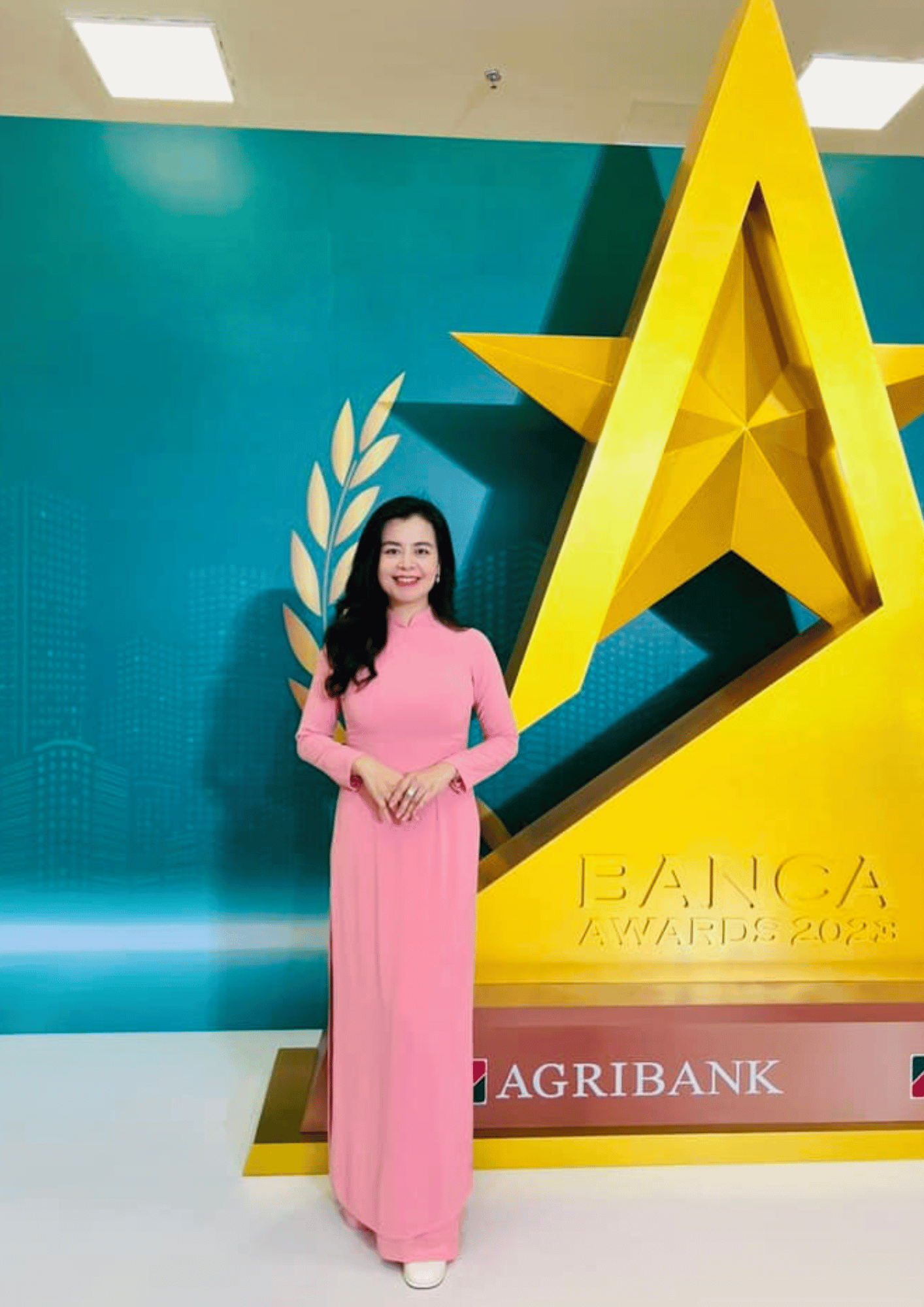 Cúp vinh danh kỷ niệm chương ngân hàng Agribank 