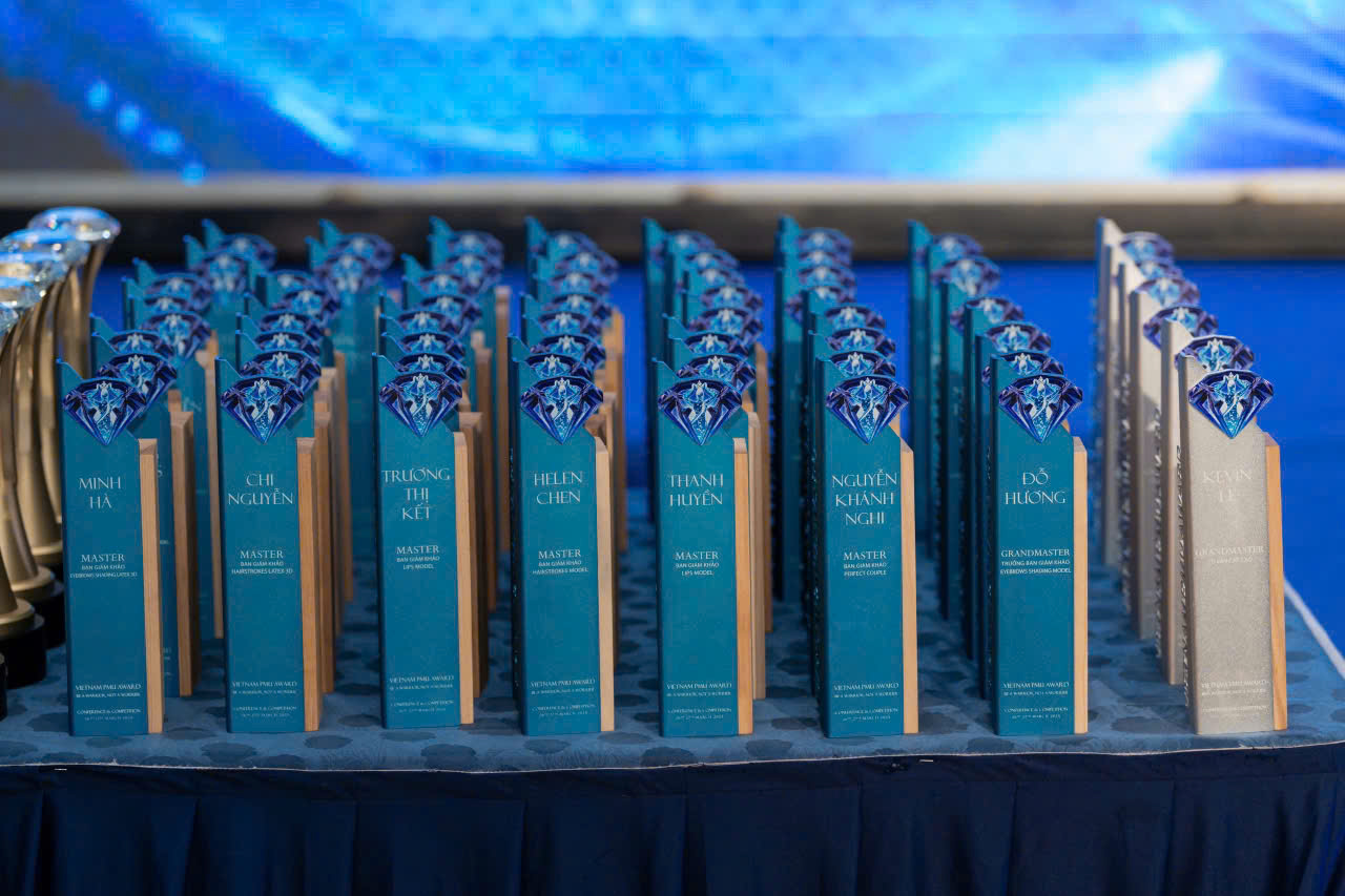 cup-vinh-danh-nganh-tham-my