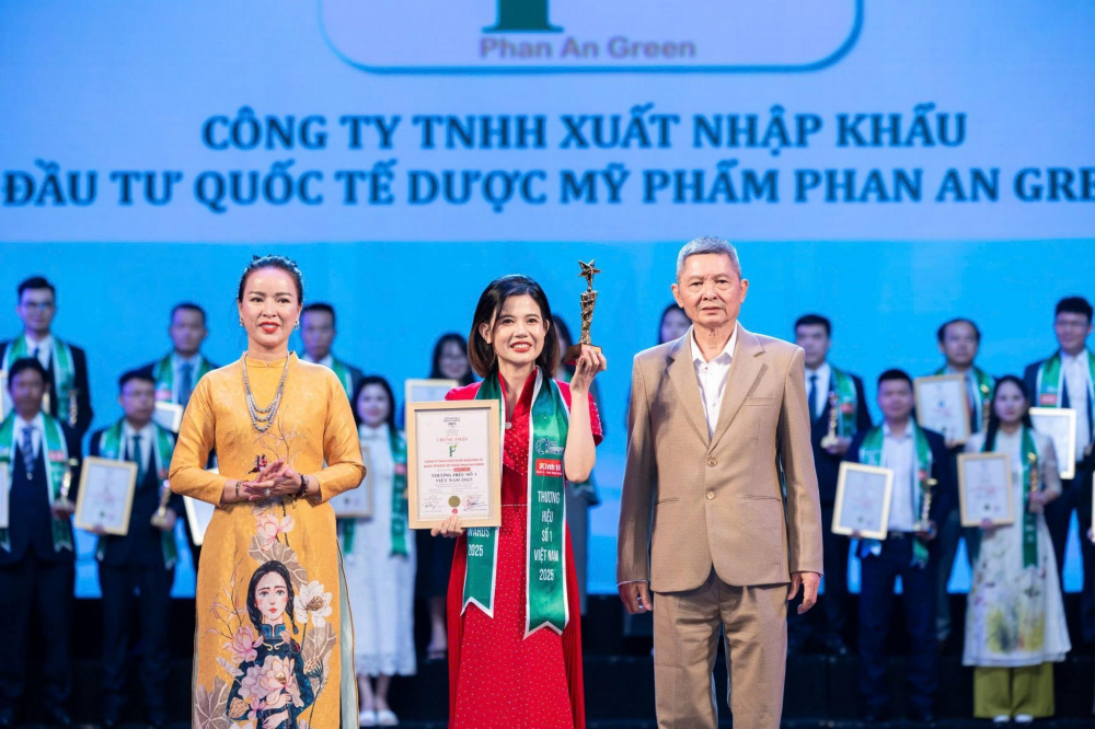 Phan An Green tự hào nhận giải thưởng vàng thương hiệu số 1 Việt Nam - Sở hữu trí tuệ & Sáng tạo
