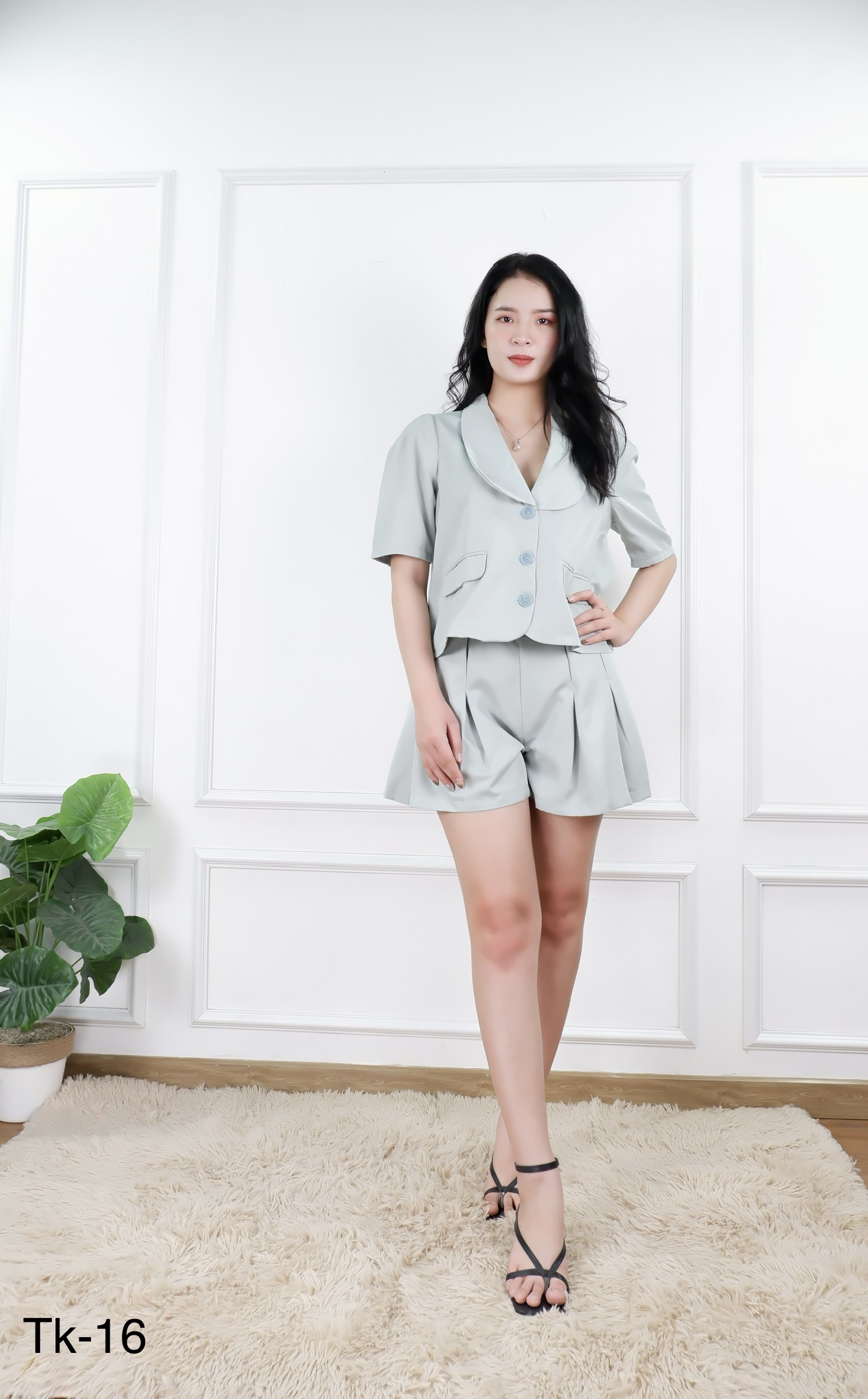 Set vest nữ áo croptop cổ sam cài nút có túi giả ở eo, quần đùi phồng có túi hai bên hàng thiết kế V Fashion TK16