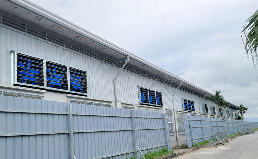 Lắp đặt quạt công nghiệp xanh siêu bền TTC cho xưởng lắp ráp linh kiện