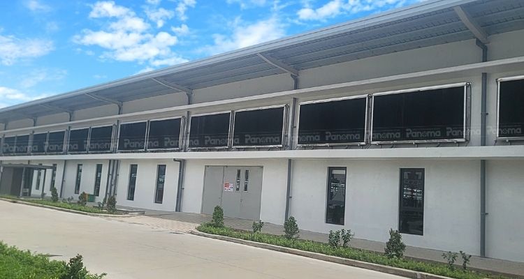 Lắp đặt tấm làm mát chống rêu cho xưởng may mặc