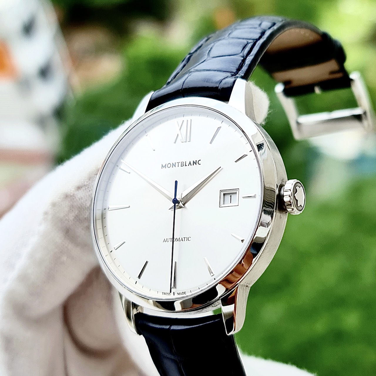 ng h Nam MONTBLANC HERITAGE SPIRIT DATE AUTOMATIC 111622