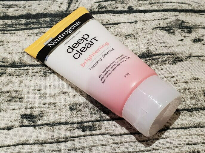 Sữa Rửa Mặt Neutrogena Làm Sáng Da Brightening Foaming Cleanser