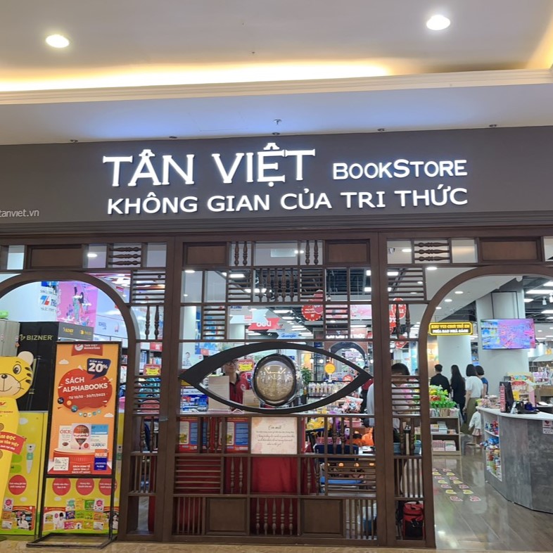 Tân Việt Books Royal City