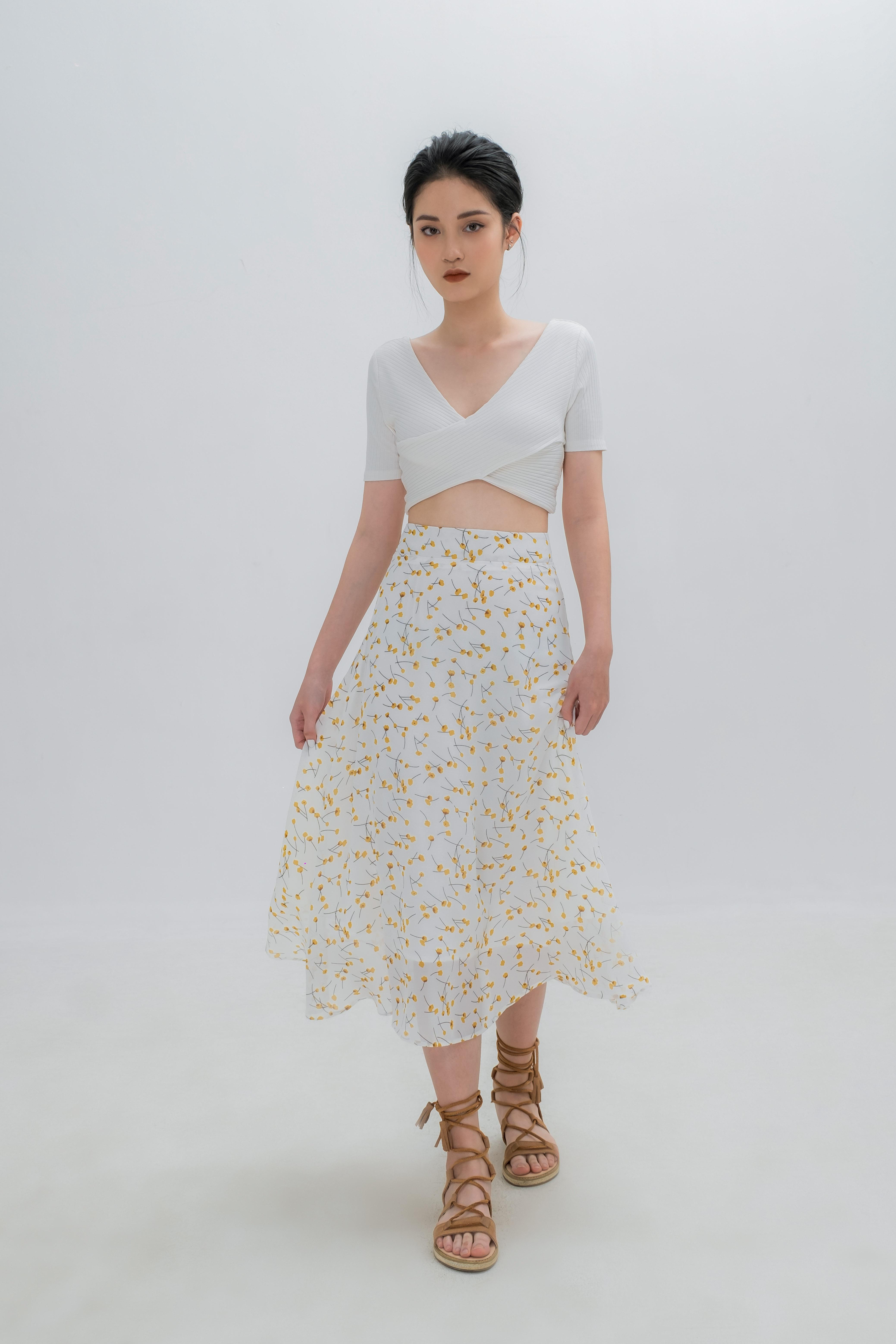 Chân váy hoa đen trắng hai lớp dài qua gối chất đẹp, lót mát | Shopee Việt  Nam