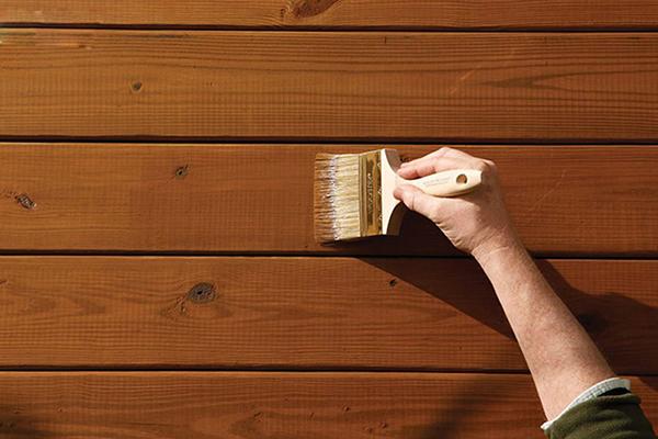 Lau đồ gỗ bằng nước chè cực đơn giản cần biết