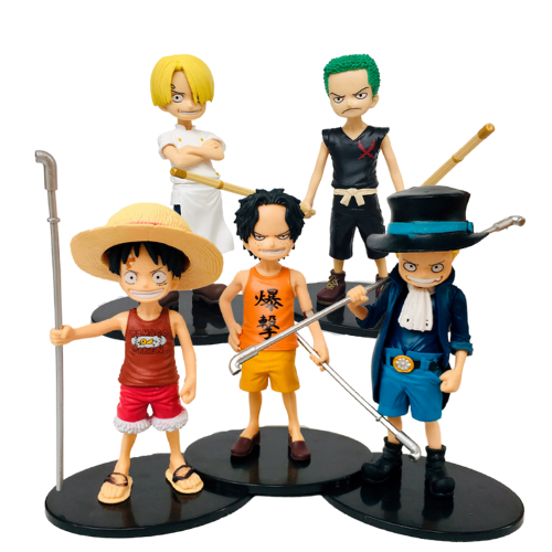 Combo đồ chơi One Piece với các nhân vật Luffy, Zoro, Sanji, ACE và Sabo khi còn nhỏ sẽ khiến bạn cảm thấy đã có trong tay một phần cốt truyện hoành tráng. Sự đa dạng về chủng loại, kích thước và chất liệu đảm bảo sẽ làm hài lòng mọi người.