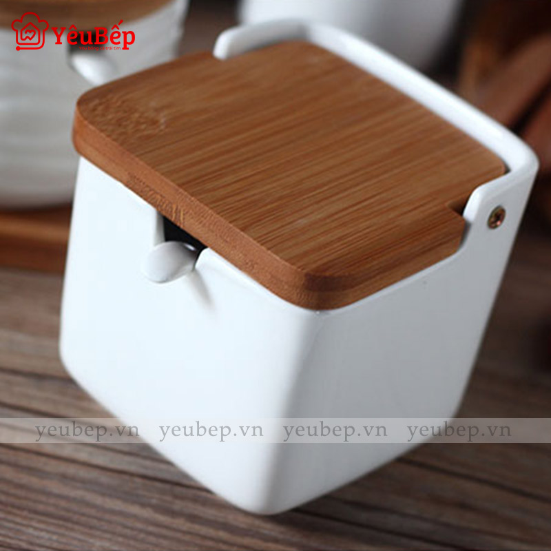 Hũ Đựng Gia Vị Bằng Sứ Trắng Nắp Gỗ Có Thìa Đi Kèm