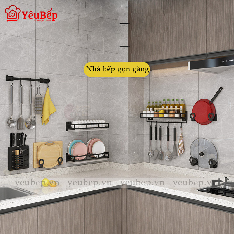 Kệ Gia Vị, Dao, Thớt, Chén, Đĩa Treo Tường Bằng Inox