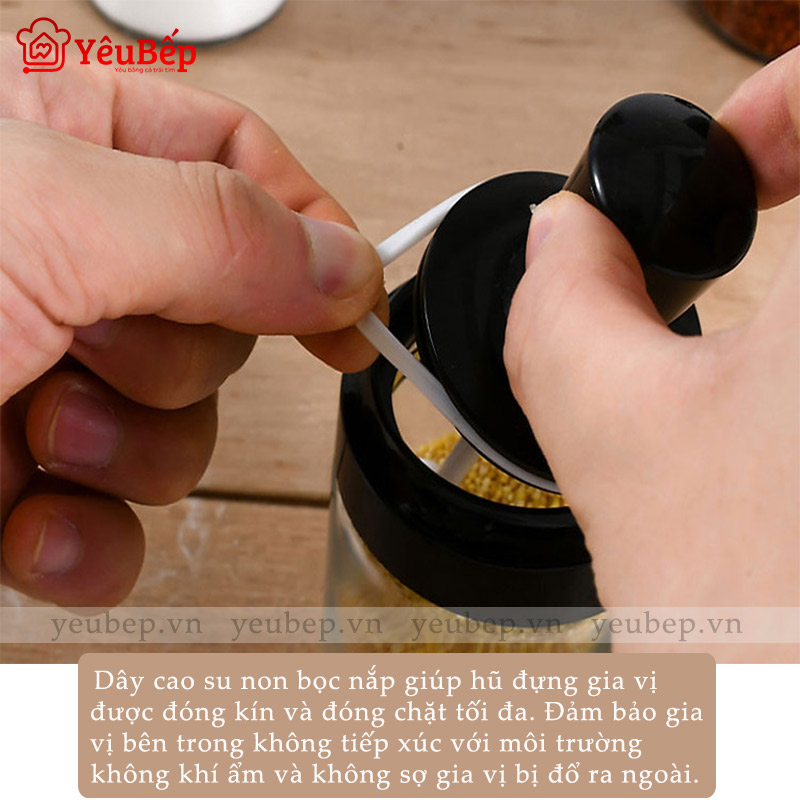 Lọ Đựng Gia Vị Bằng Thủy Tinh Trong Suốt Kèm Muỗng 