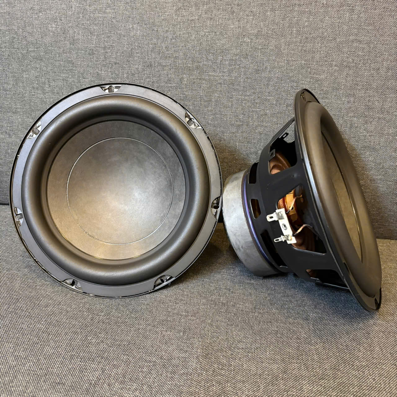 Củ Loa Bass Sub 20 – Gọn gàng, chắc tiếng, xuống trầm tốt (1 cặp)
