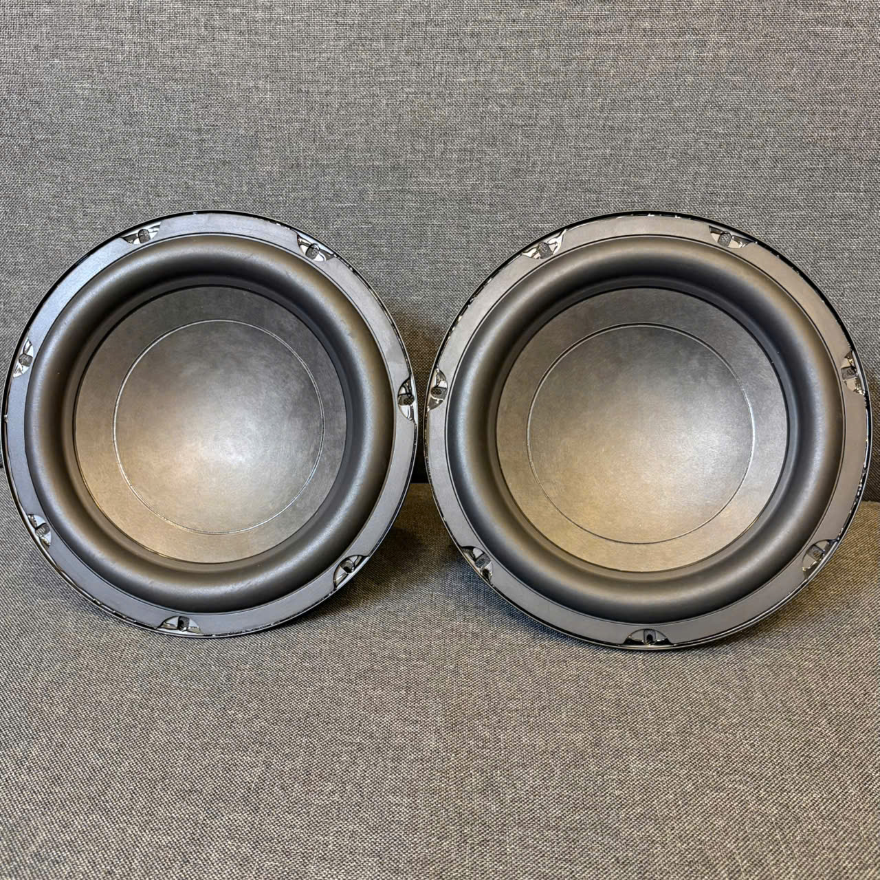 Củ Loa Bass Sub 20 – Gọn gàng, chắc tiếng, xuống trầm tốt (1 cặp)