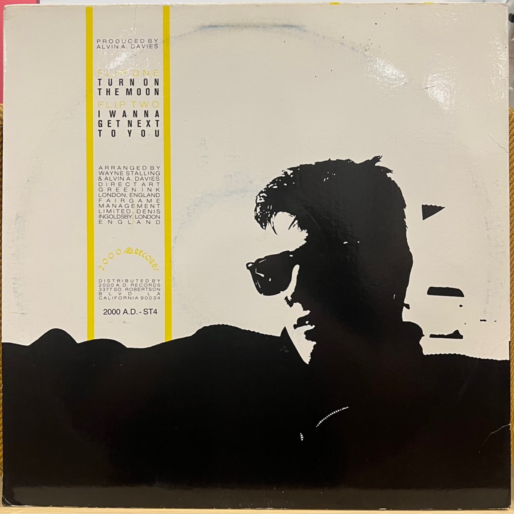 vinyl Robe – Turn On The Moon