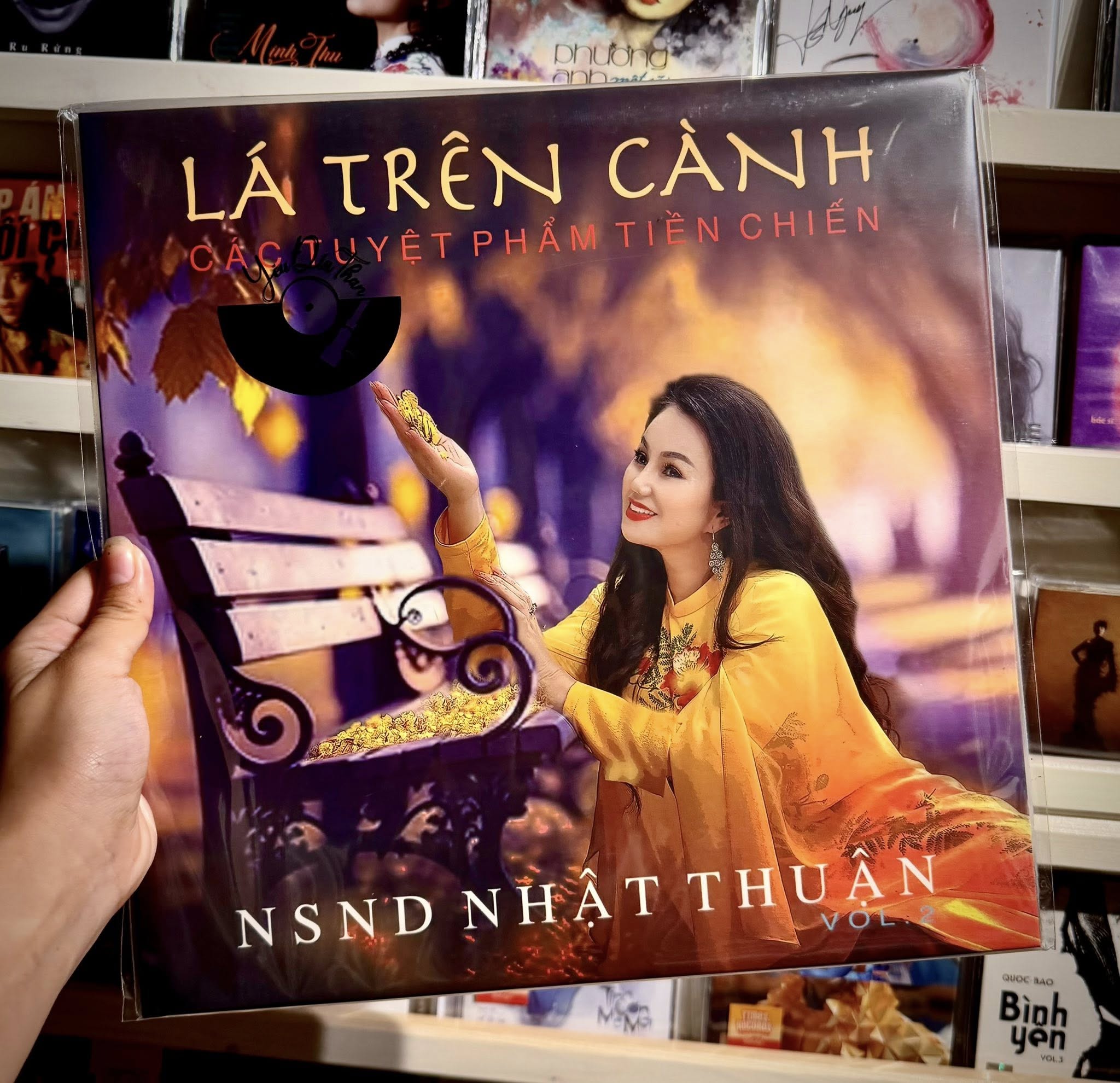 vinyl LÁ TRÊN CÀNH” – TIẾNG SƠN CA GIỮA MÙA THU VÀNG