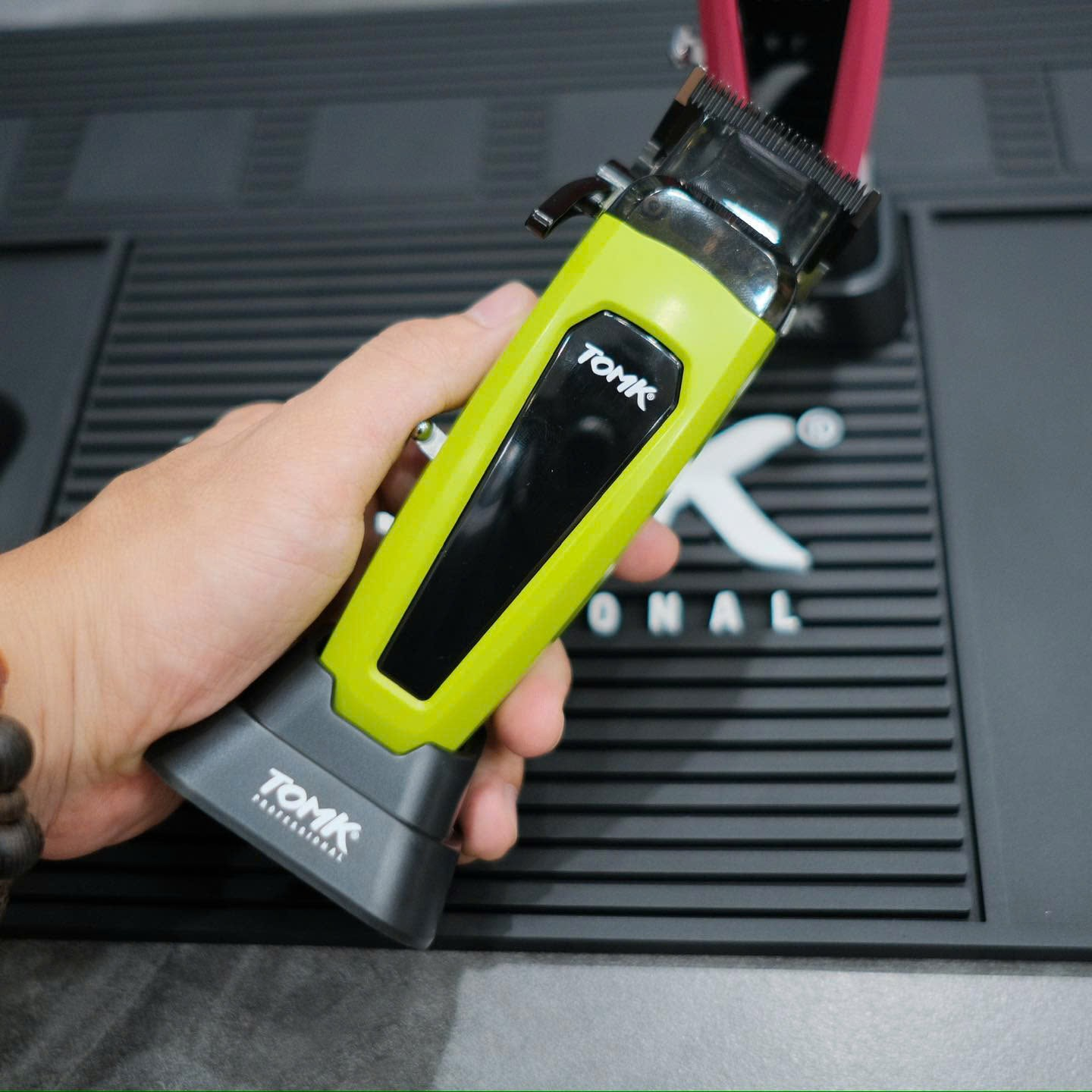 Tông Đơ Cắt Tóc Tomk Pro - Động Cơ Không Chổi Than - Green - BH 6T