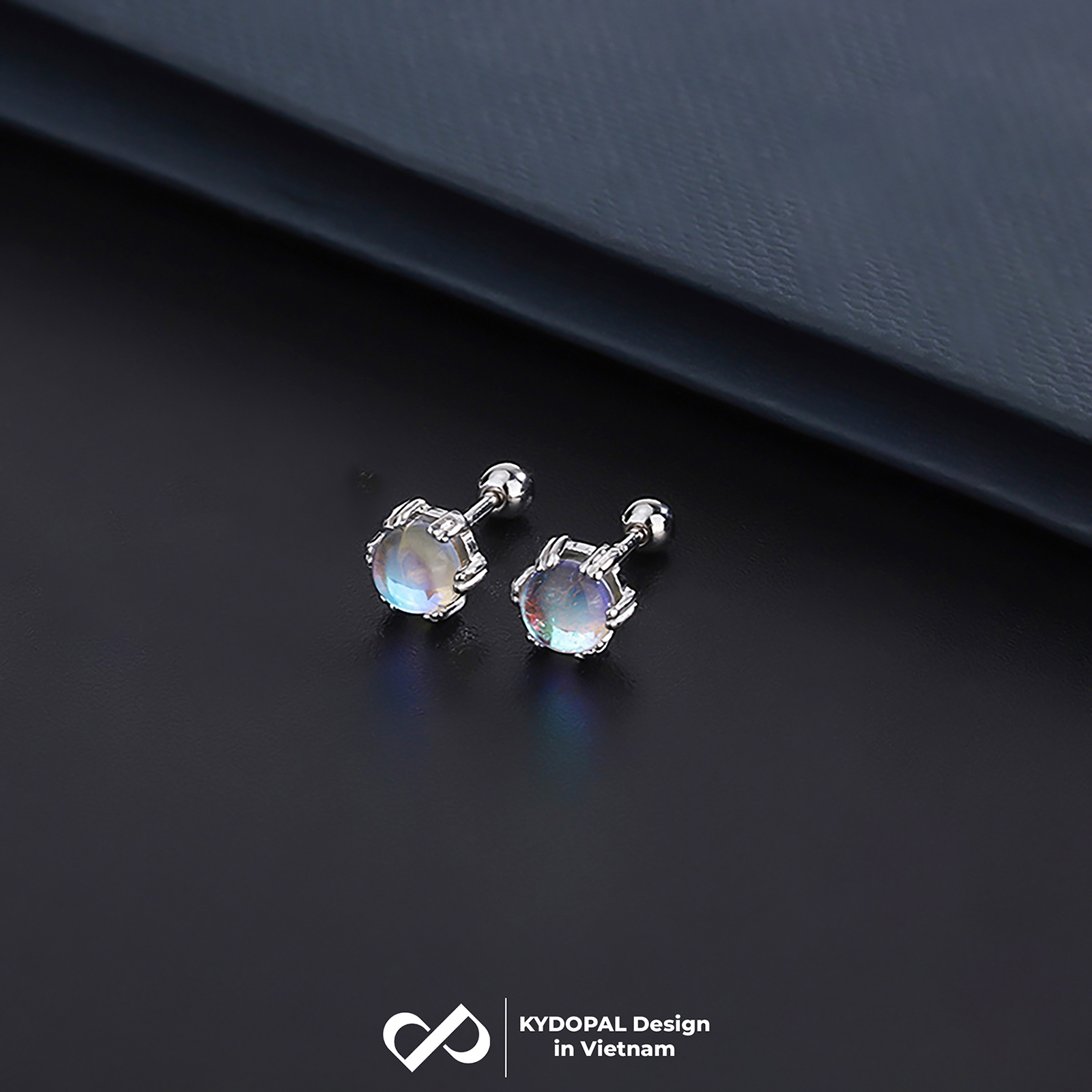 Khuyên tai bạc nữ KYDOPAL hạt tròn đá moonstone lấp lánh bạc 925 cao cấp chốt vặn - PAL9C3K9