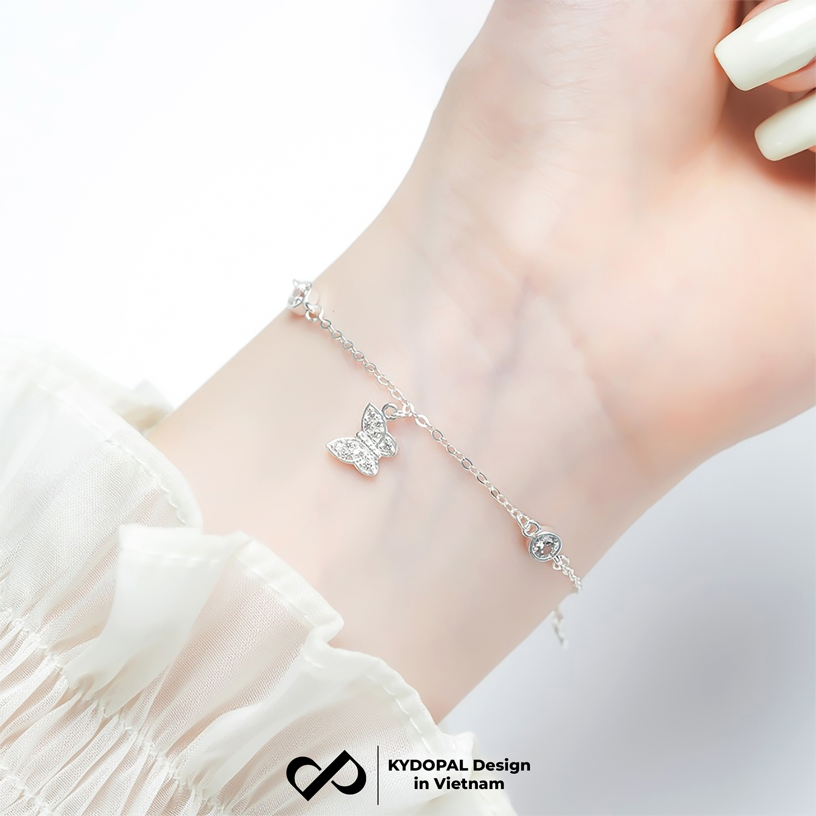 Lắc tay bạc nữ KYDOPAL treo ba charm hồ điệp cá tính đính đá mix ổ đá tròn dễ thương - PAL9C8L15