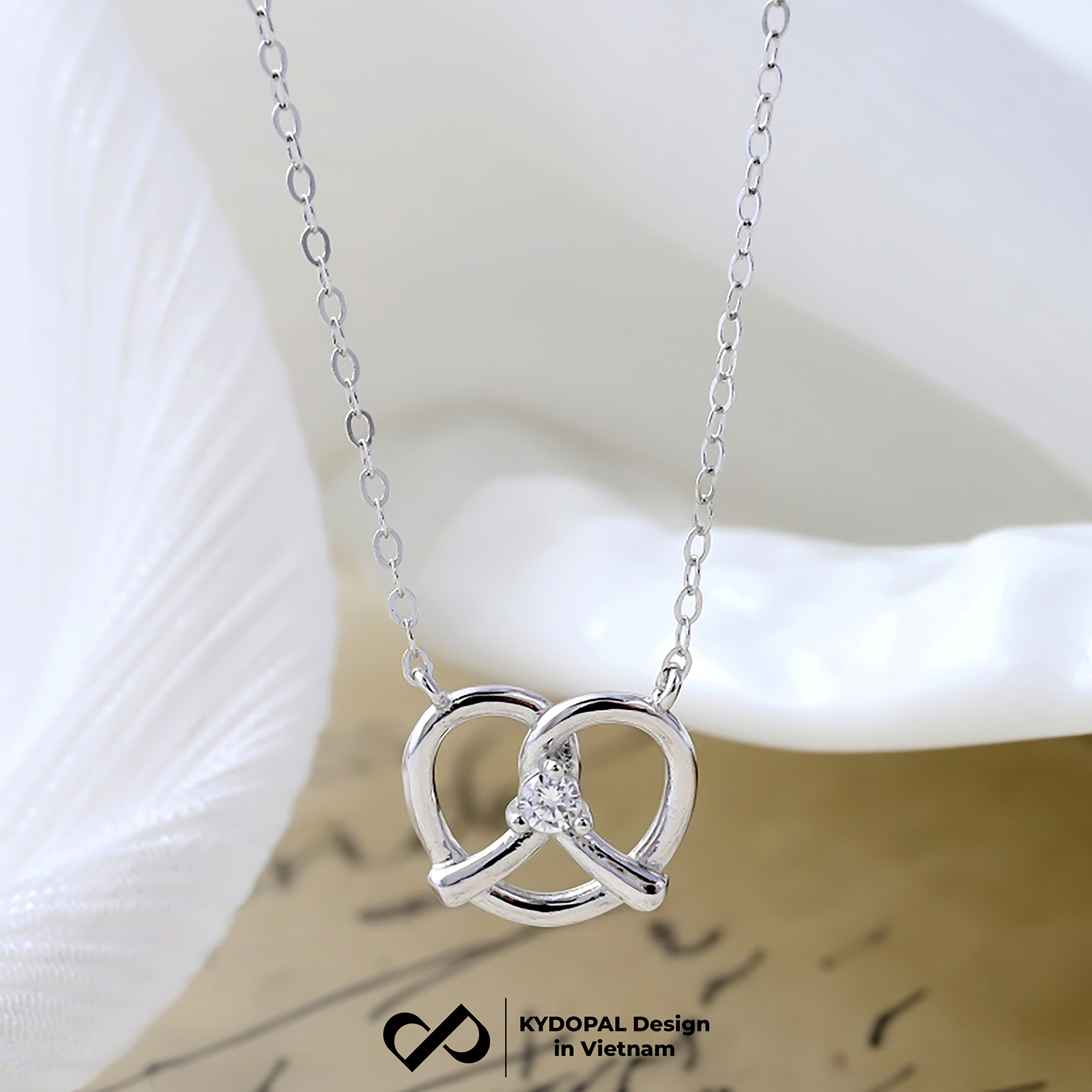 Dây chuyền bạc nữ KYDOPAL mặt trái tim xoắn đá nhỏ cá tính trang sức bạc 925 - PAL9C3C45