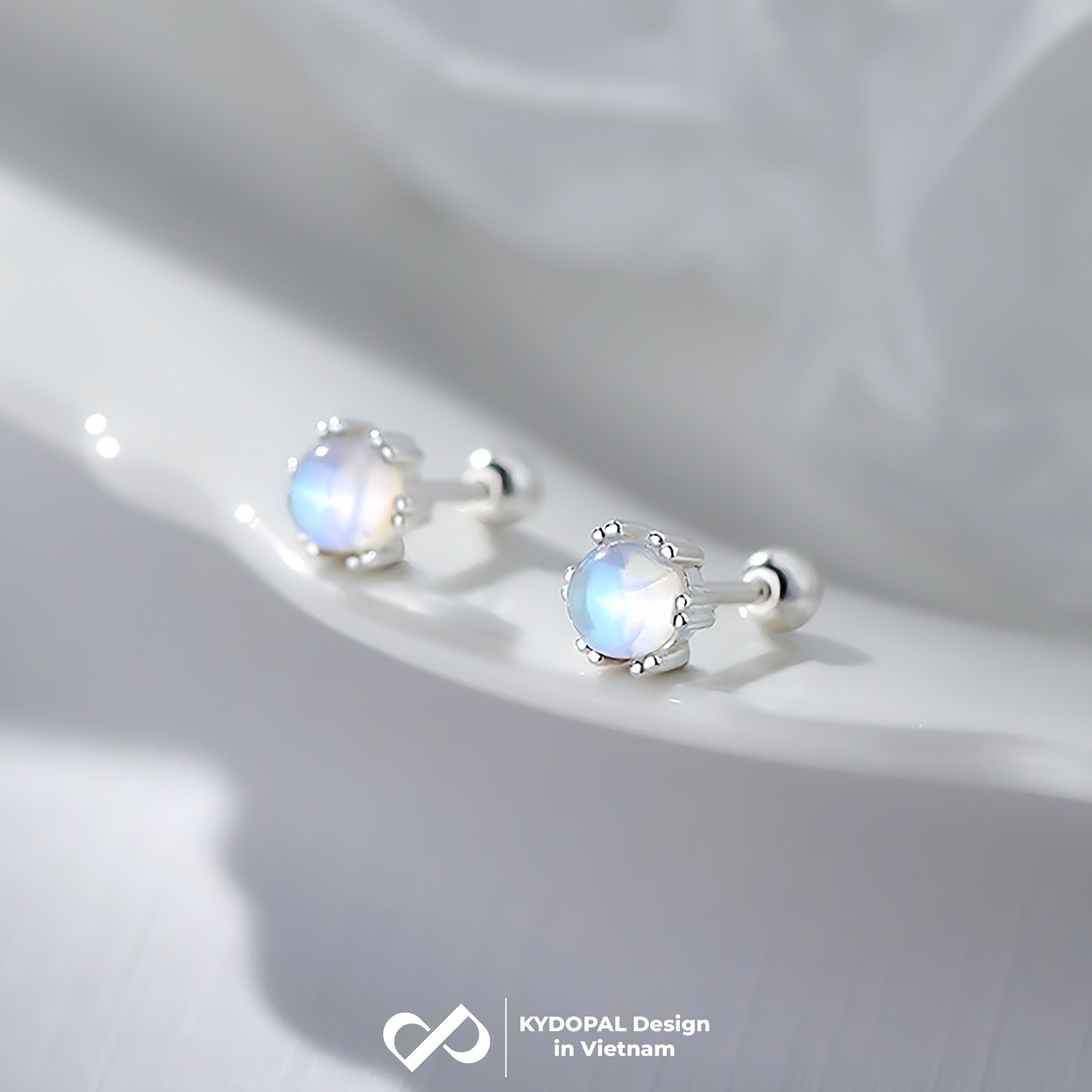 Khuyên tai bạc nữ KYDOPAL hạt tròn đá moonstone lấp lánh bạc 925 cao cấp chốt vặn - PAL9C3K9