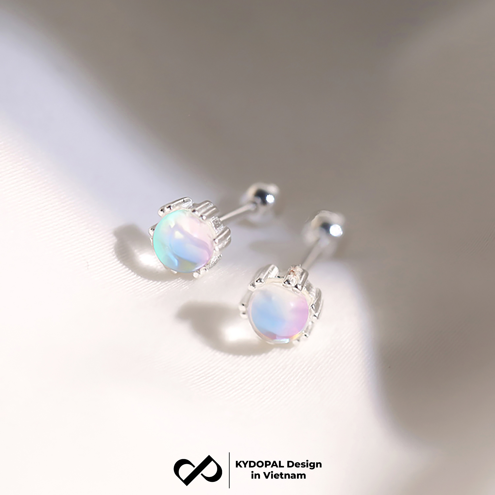 Khuyên tai bạc nữ KYDOPAL hạt tròn đá moonstone lấp lánh bạc 925 cao cấp chốt vặn - PAL9C3K9