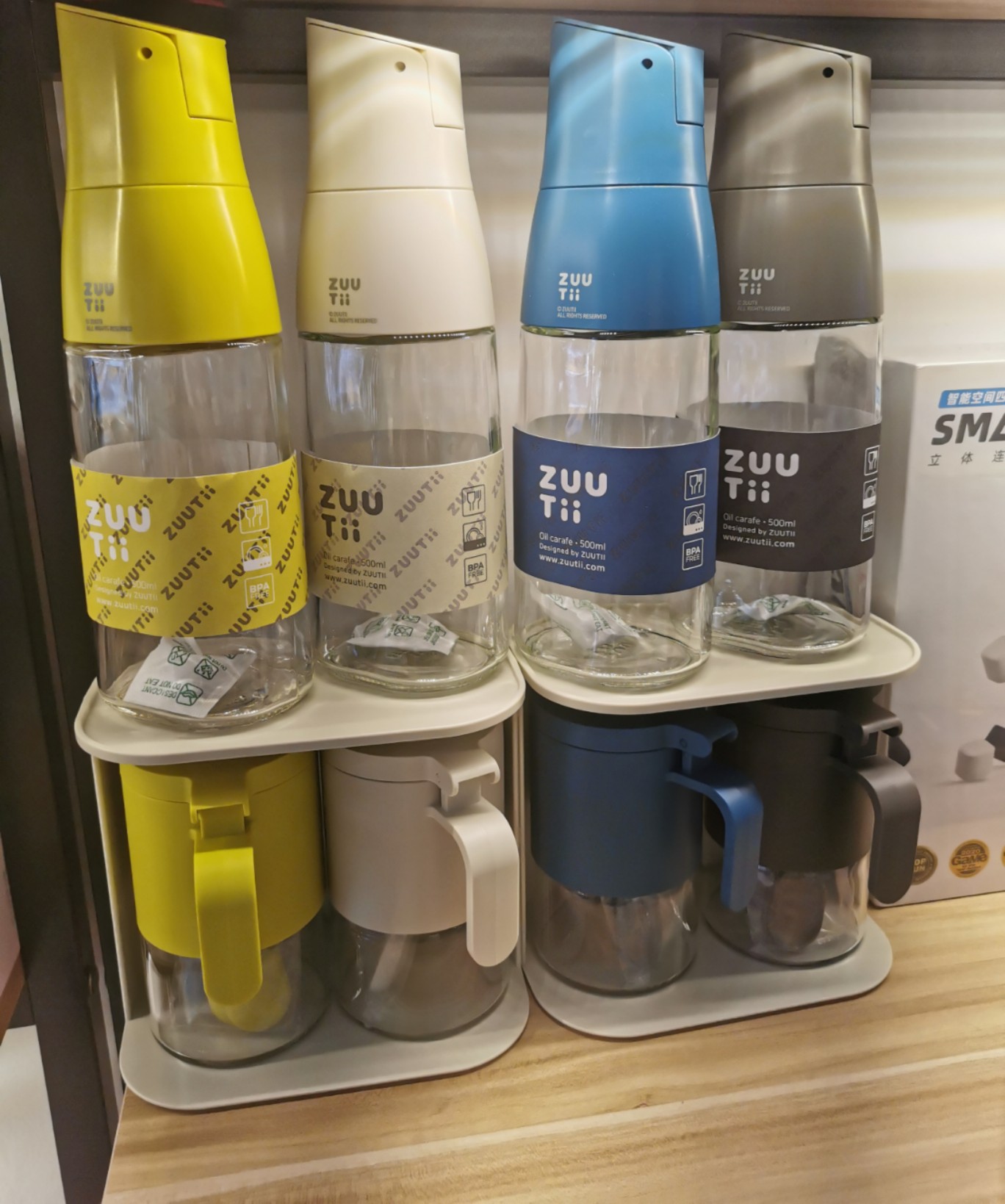 LỌ ĐỰNG DẦU ĂN TỰ MỞ NẮP THỦY TINH CAO CẤP ZUUTII