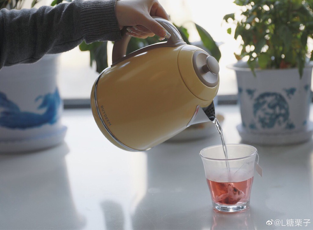 ẤM ĐUN NƯỚC GIỮ NHIỆT THÔNG MINH BUYDEEM