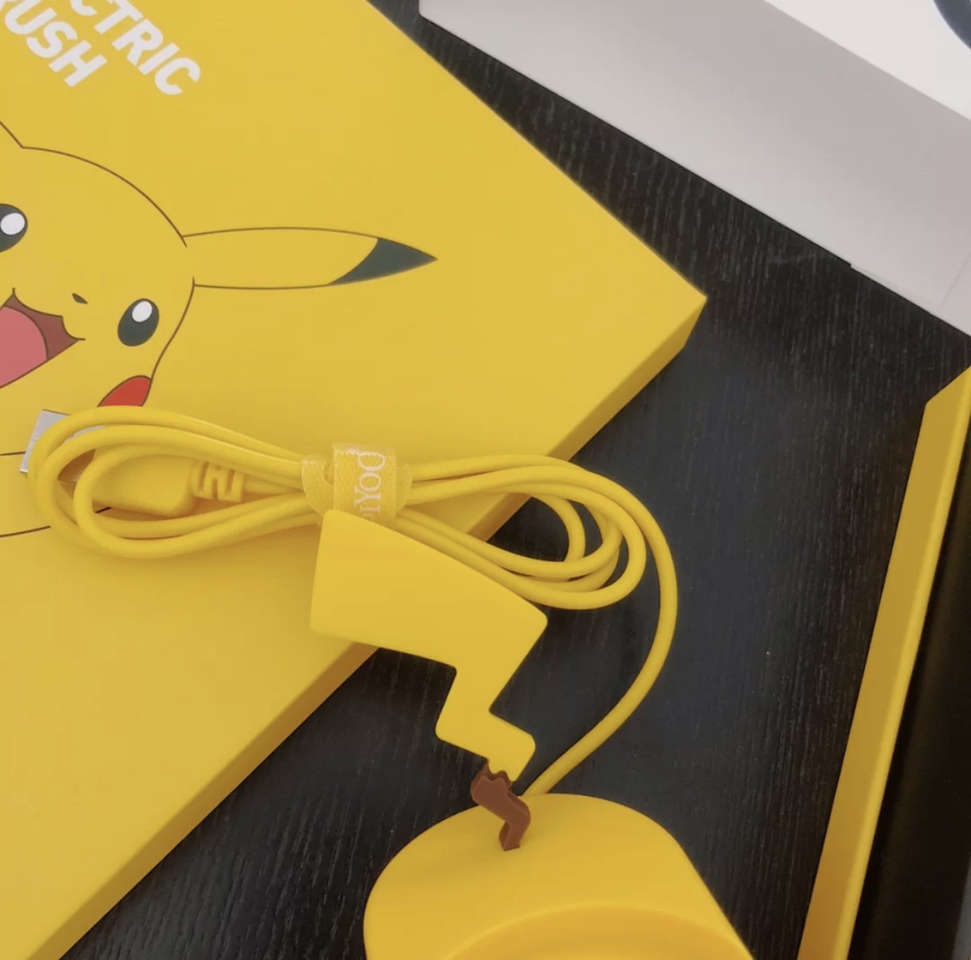 BÀN CHẢI ĐIỆN SONIC APIYOO X PIKACHU