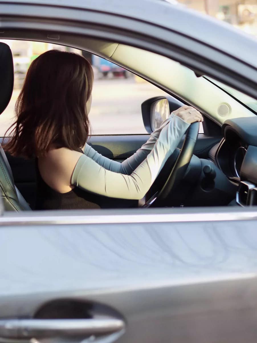 GĂNG TAY CHỐNG NĂNG BĂNG TƠ UPF50+ 2 MÀU BENEUNDER 2024SS