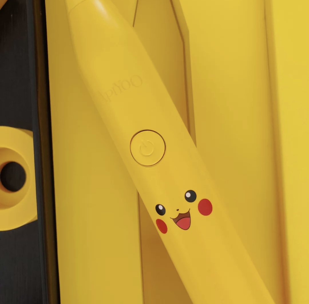 BÀN CHẢI ĐIỆN SONIC APIYOO X PIKACHU