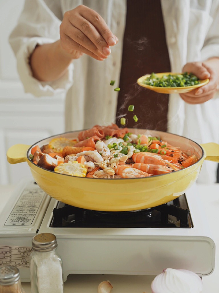 NỒI GANG MEN SỨ NỒI NINH HẦM NẤU CHẬM DOOROOM