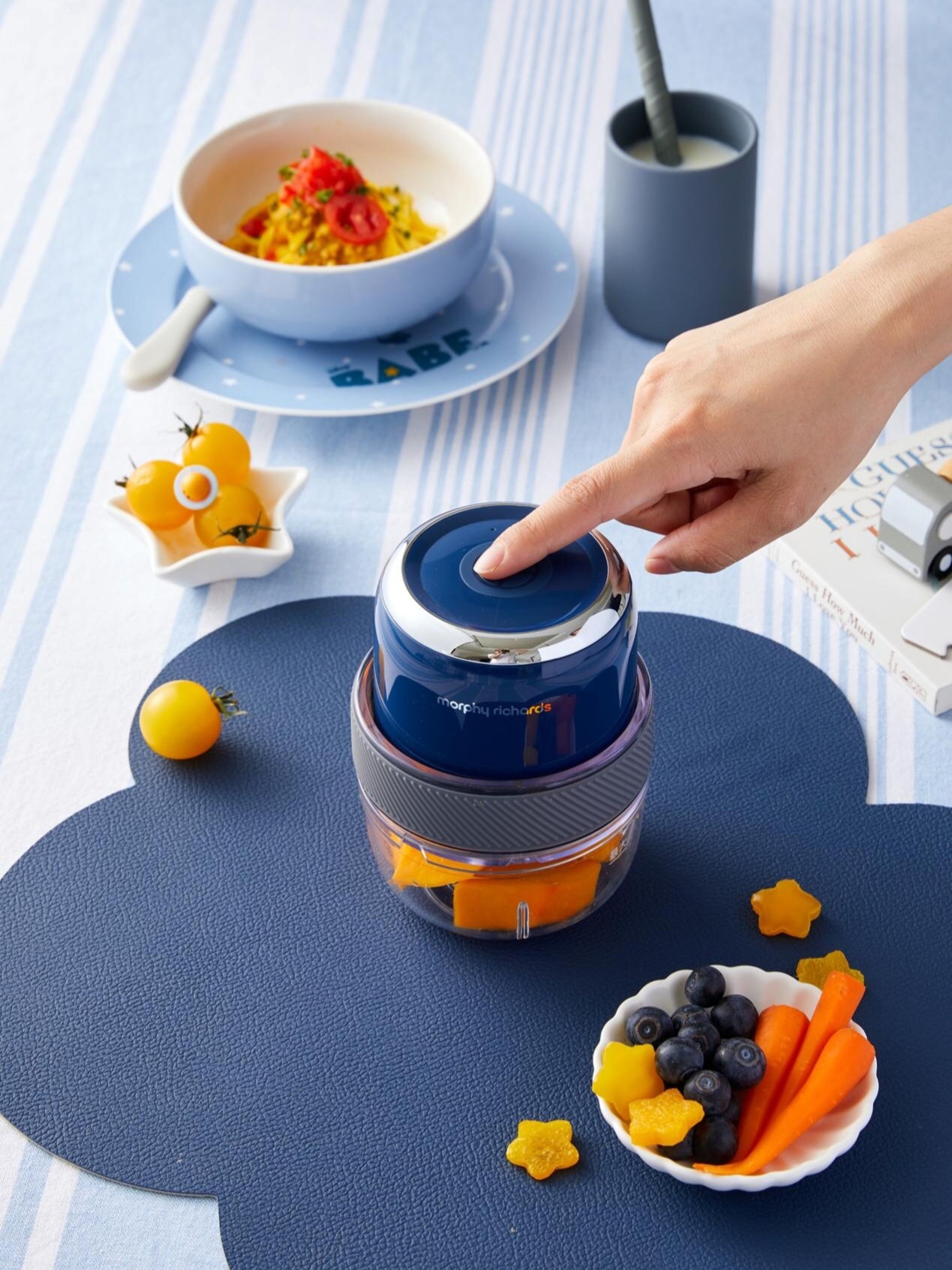 CỐI XAY ĐA NĂNG MINI KHÔNG DÂY MORPHY RICHARDS MR9403