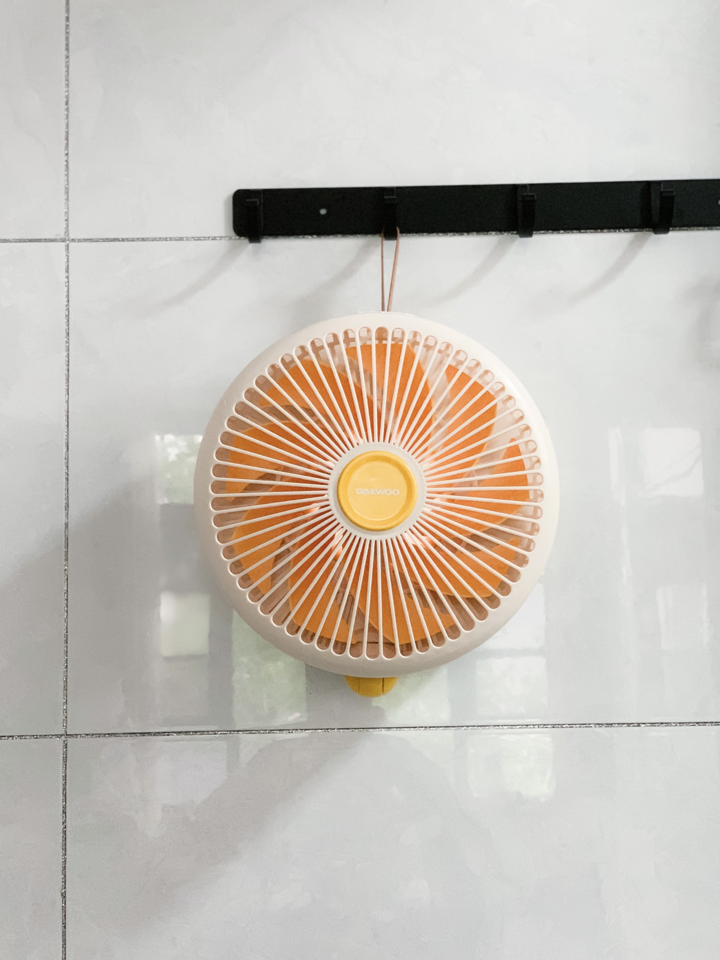 QUẠT MINI TÍCH ĐIỆN TREO TƯỜNG DAEWOO