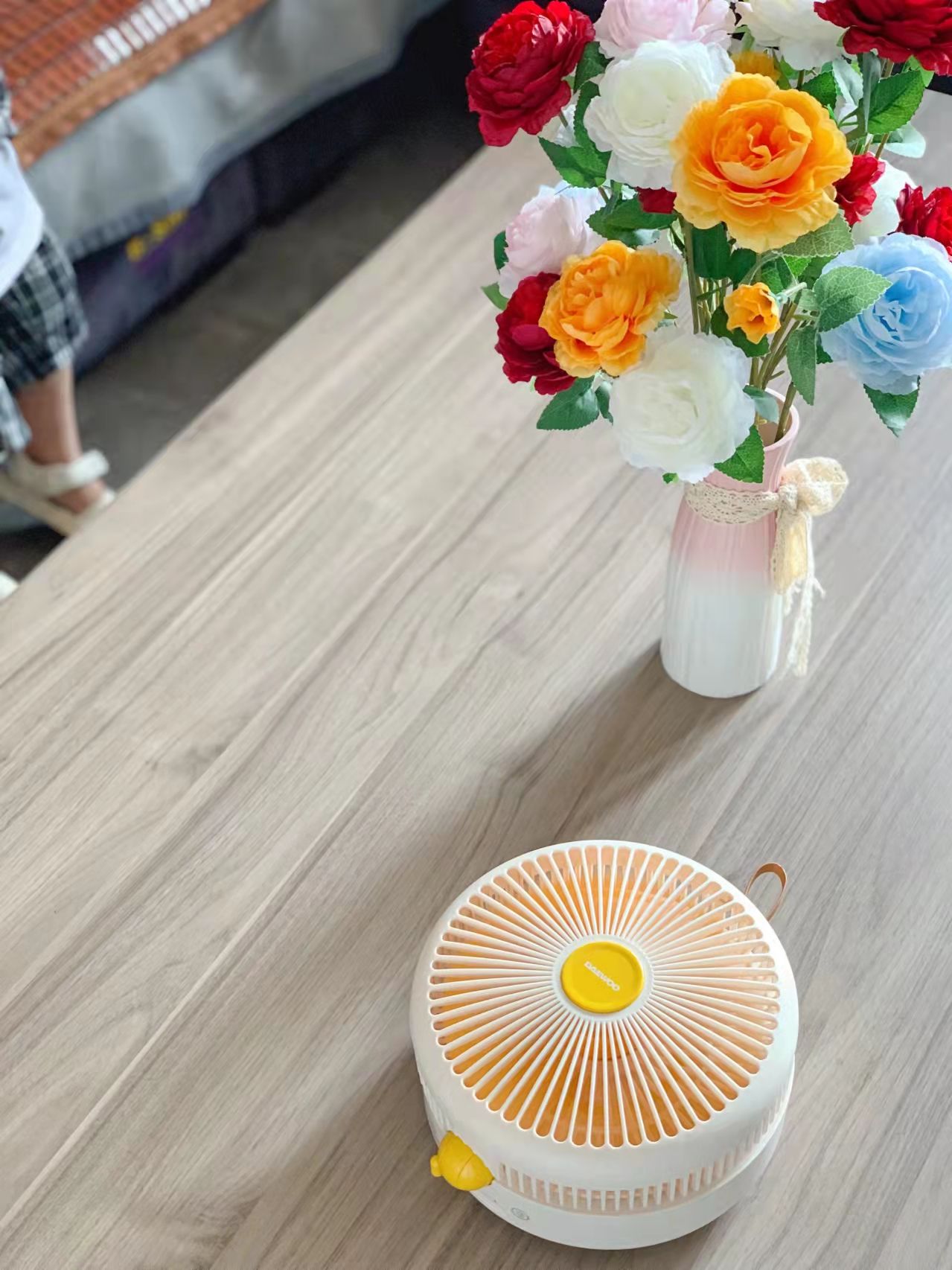 QUẠT MINI TÍCH ĐIỆN TREO TƯỜNG DAEWOO