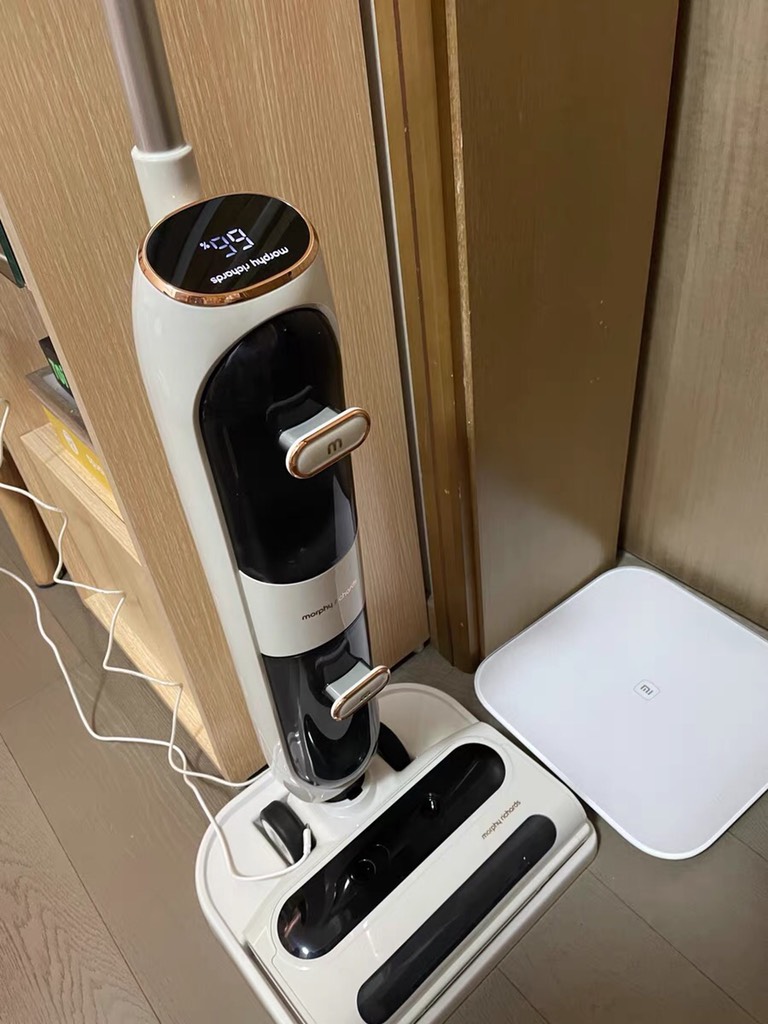 MÁY LAU HÚT SÀN TỰ GIẶT GIẺ LAU MORPHY RICHARDS MR3300