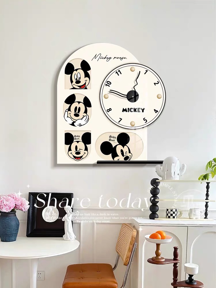 ĐỒNG HỒ MICKEY DECOR TÍCH HỢP VIỀN LED 35*39