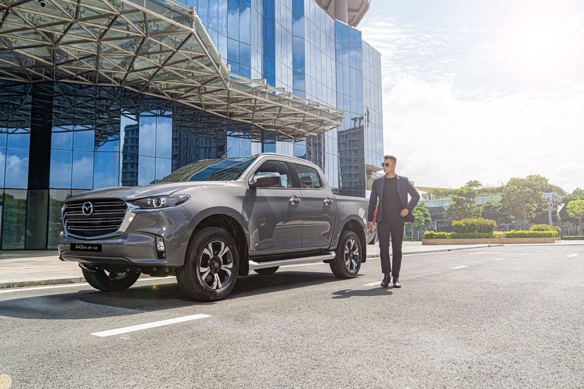 MAZDA BT-50 THẾ HỆ MỚI - KIỂU DÁNG BÁN TẢI, TIỆN NGHI CAO CẤP NHƯ SUV