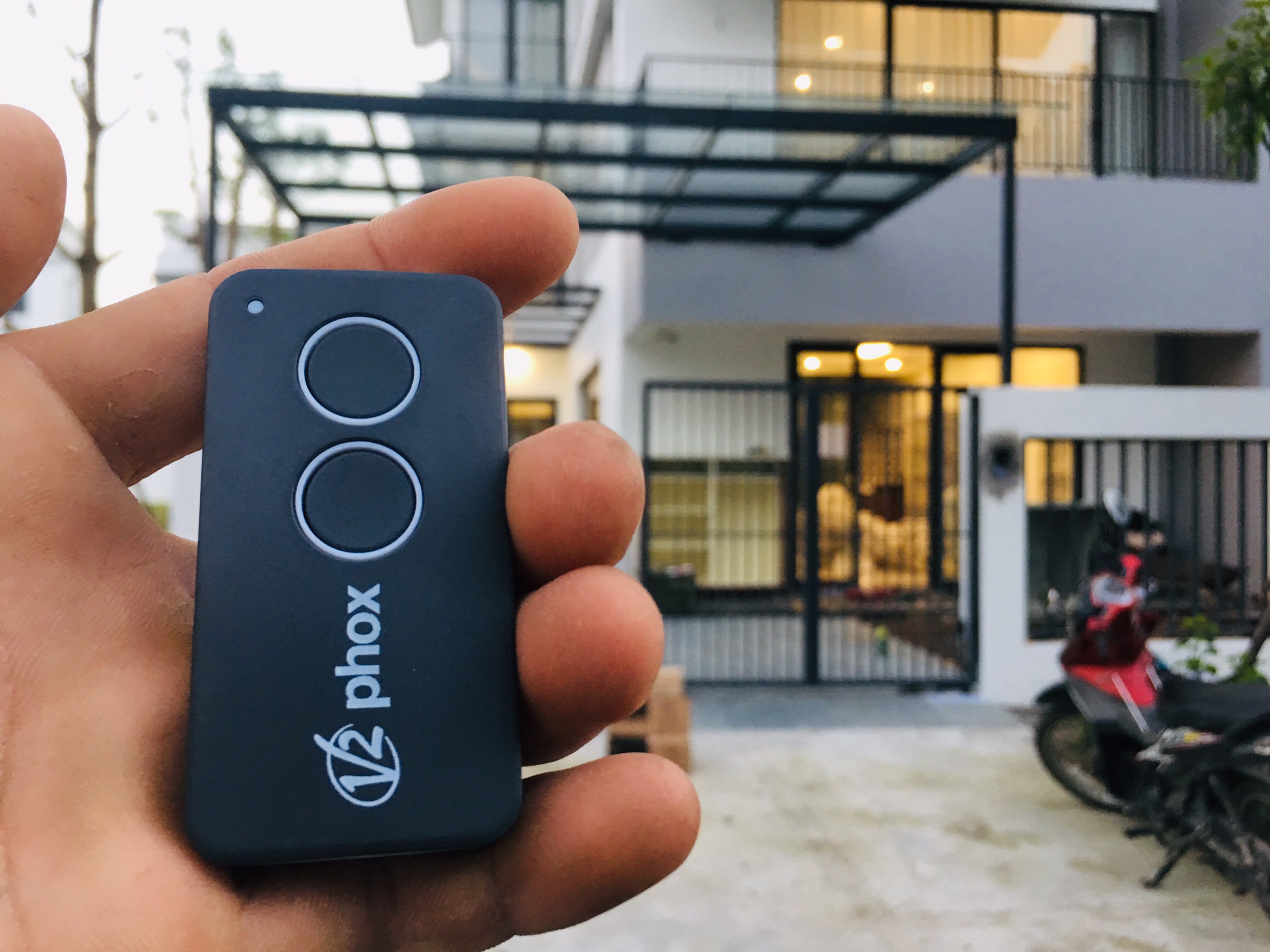 Tay điều khiển cổng âm sàn