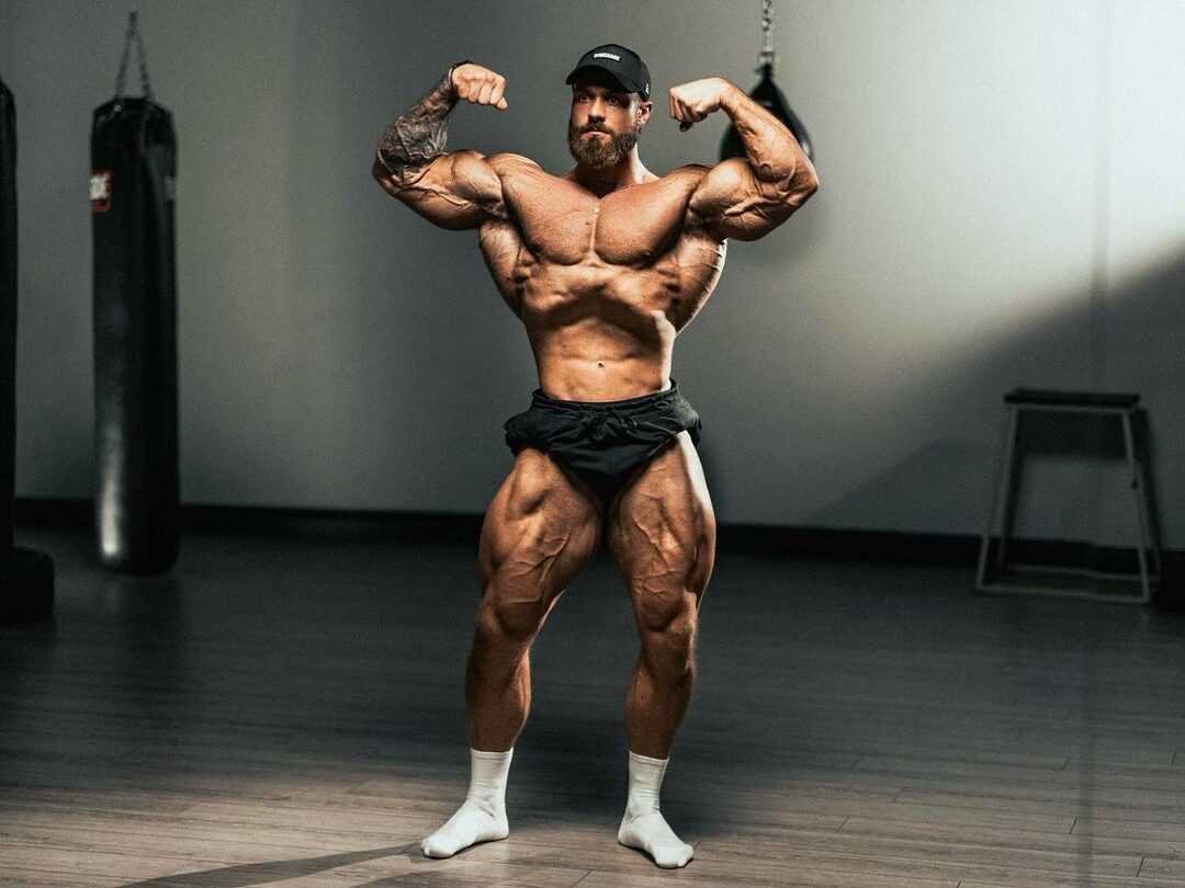 Chris Bumstead: Hành Trình Trở Thành Huyền Thoại Thể Hình và Cuộc Sống Ngoài Sân Khấu